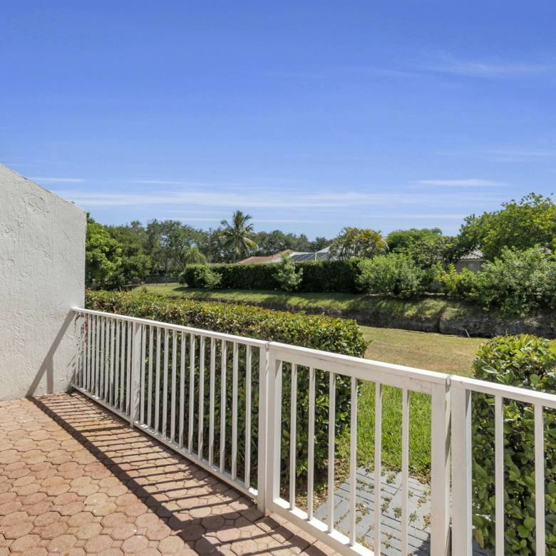 Spacious 3-Bedroom + Loft Townhouse with Water Views in Parkland