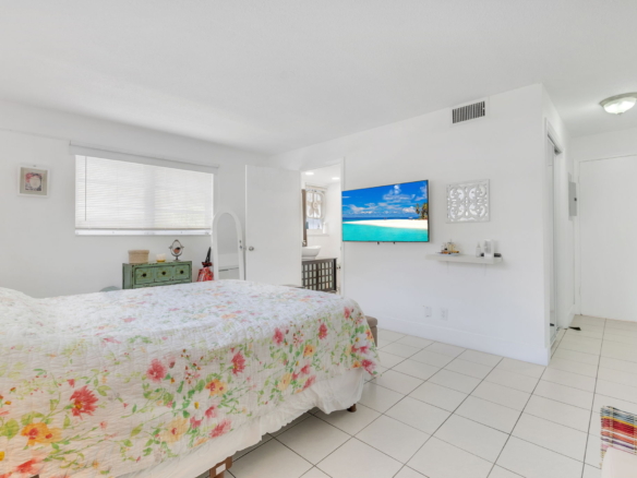 Bright & Spacious Furnished Corner Condo in Hallandale Beach