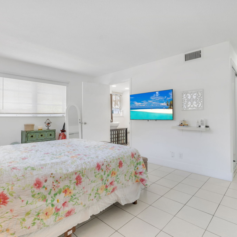 Bright & Spacious Furnished Corner Condo in Hallandale Beach