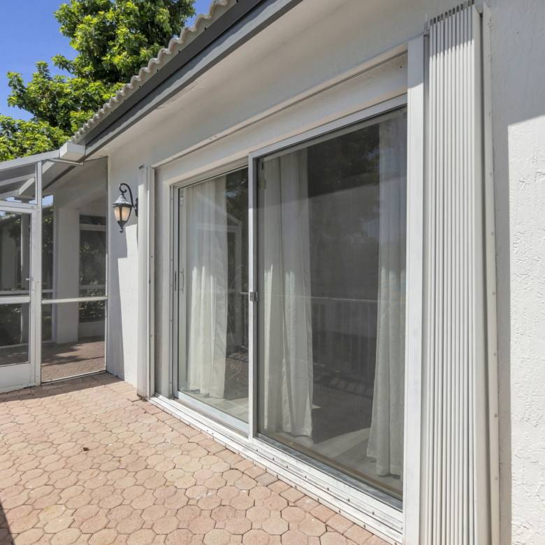 Spacious 3-Bedroom + Loft Townhouse with Water Views in Parkland