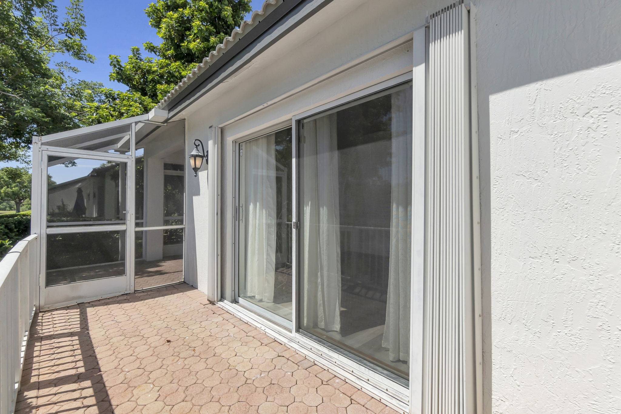 40-web-or-mls-DSC07448dsc07448 Spacious 3-Bedroom + Loft Townhouse with Water Views in Parkland