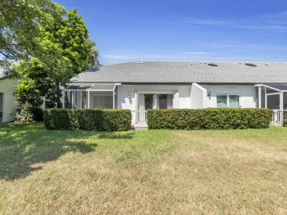 Spacious 3-Bedroom + Loft Townhouse with Water Views in Parkland