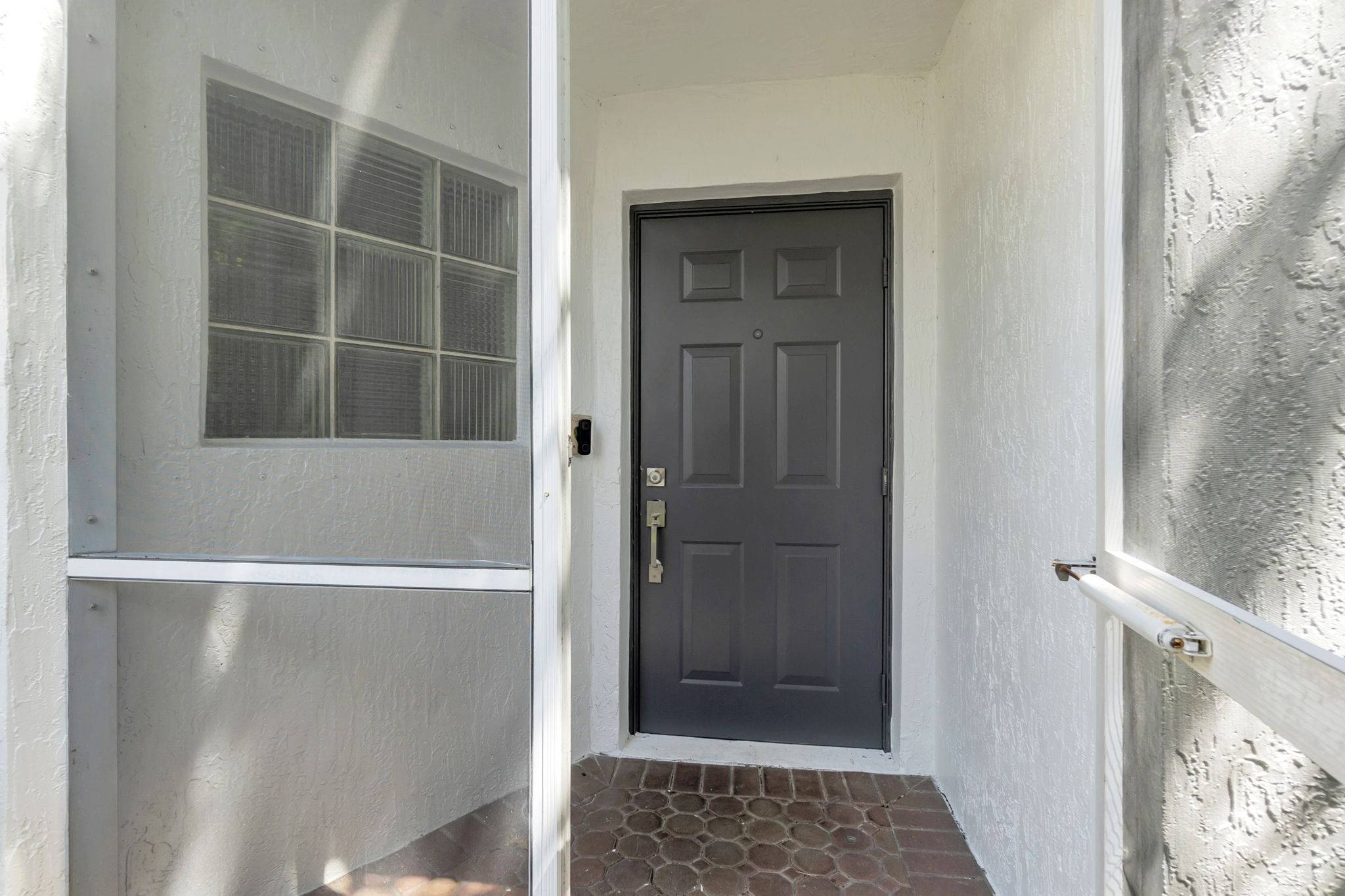 45-web-or-mls-DSC07453dsc07453 Spacious 3-Bedroom + Loft Townhouse with Water Views in Parkland