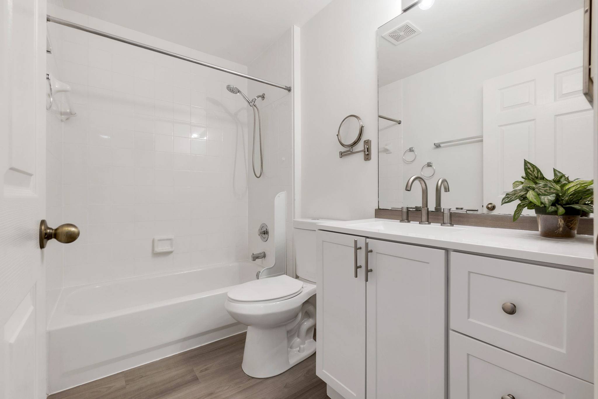 9-web-or-mls-DSC07339dsc07339 Spacious 3-Bedroom + Loft Townhouse with Water Views in Parkland