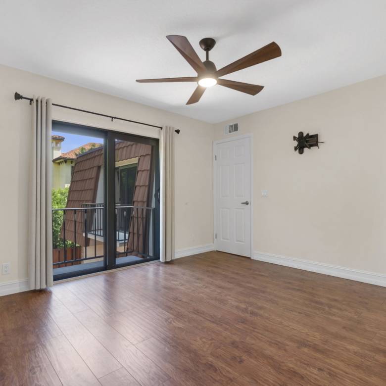 Bright 2-Bed Townhome with Private Courtyard