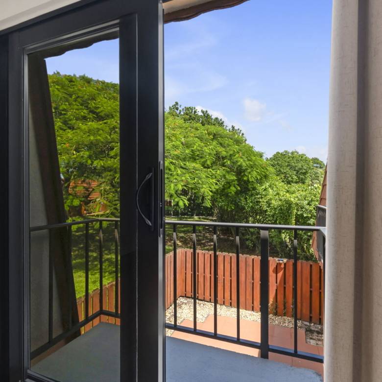 Bright 2-Bed Townhome with Private Courtyard
