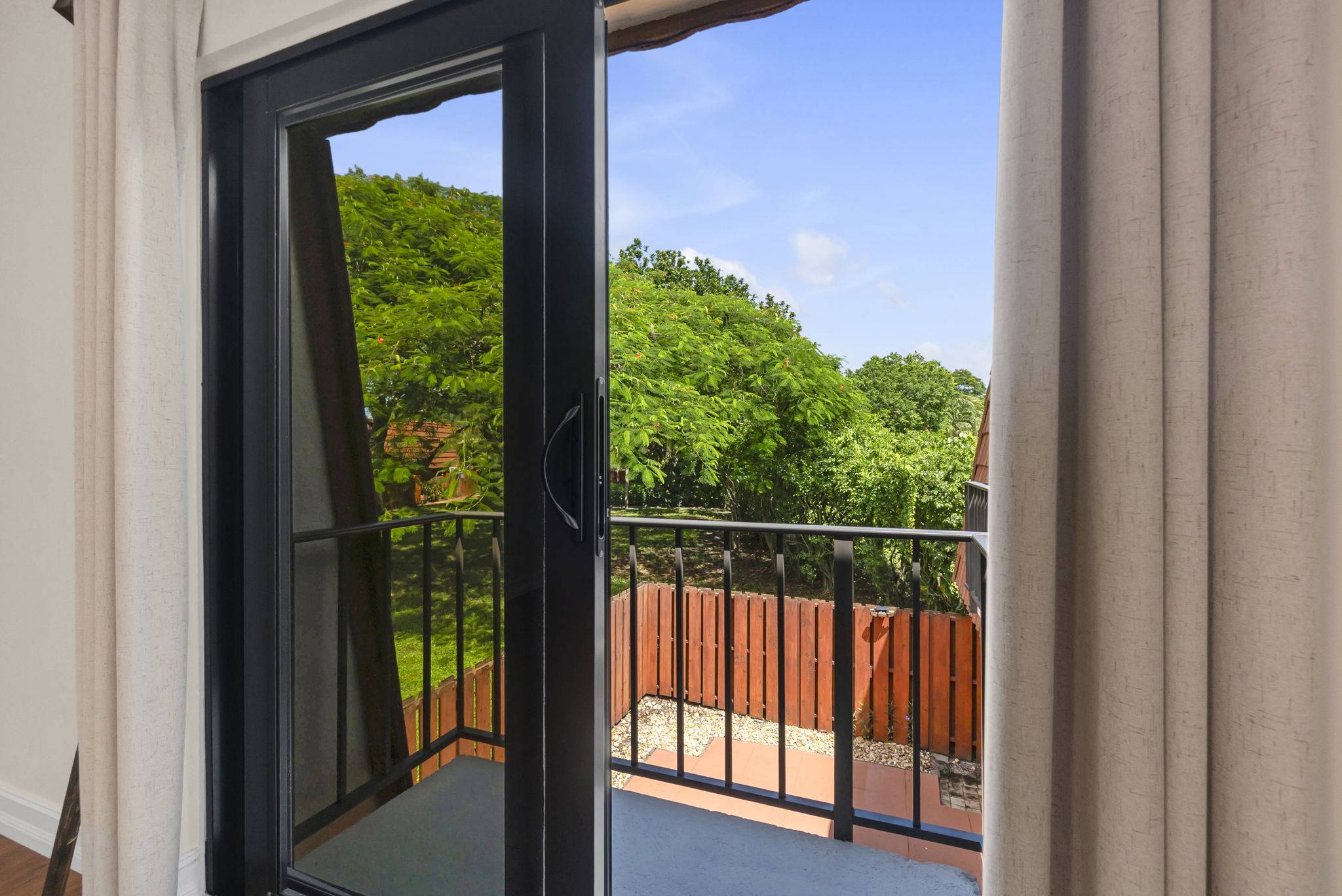 Bright 2-Bed Townhome with Private Courtyard