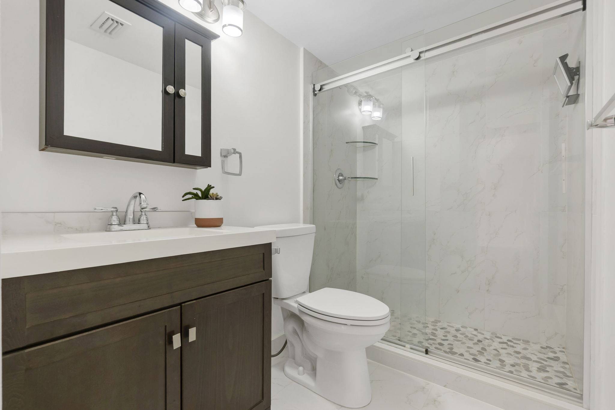 Bright 2-Bed Townhome with Private Courtyard