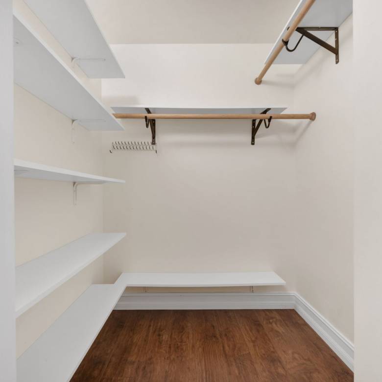 Bright 2-Bed Townhome with Private Courtyard