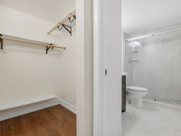 Bright 2-Bed Townhome with Private Courtyard