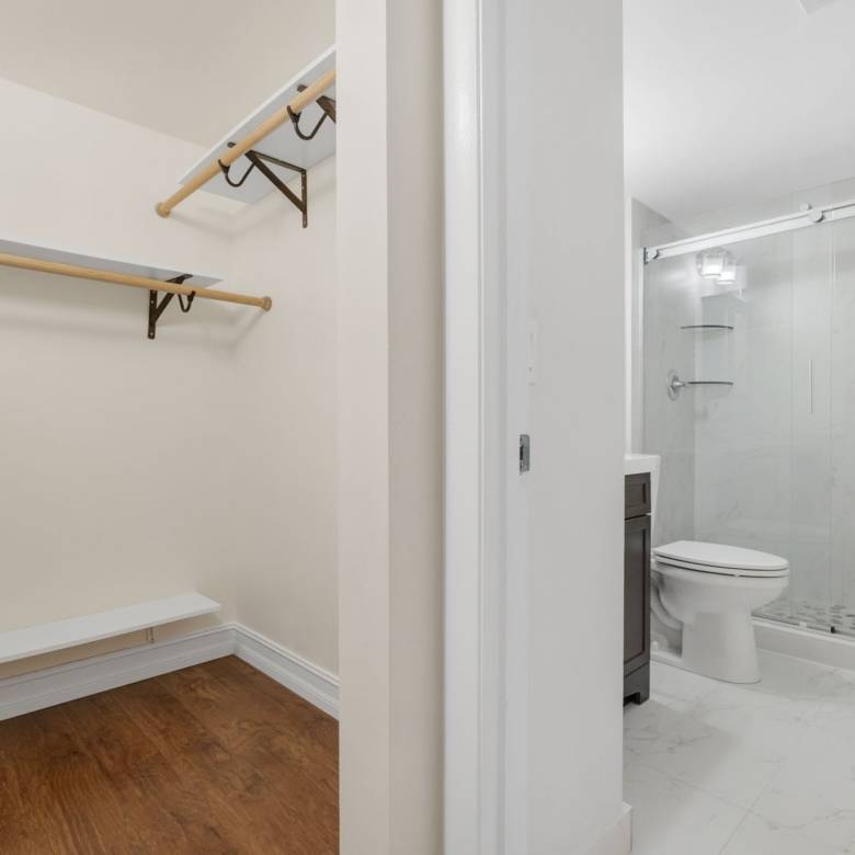 Bright 2-Bed Townhome with Private Courtyard