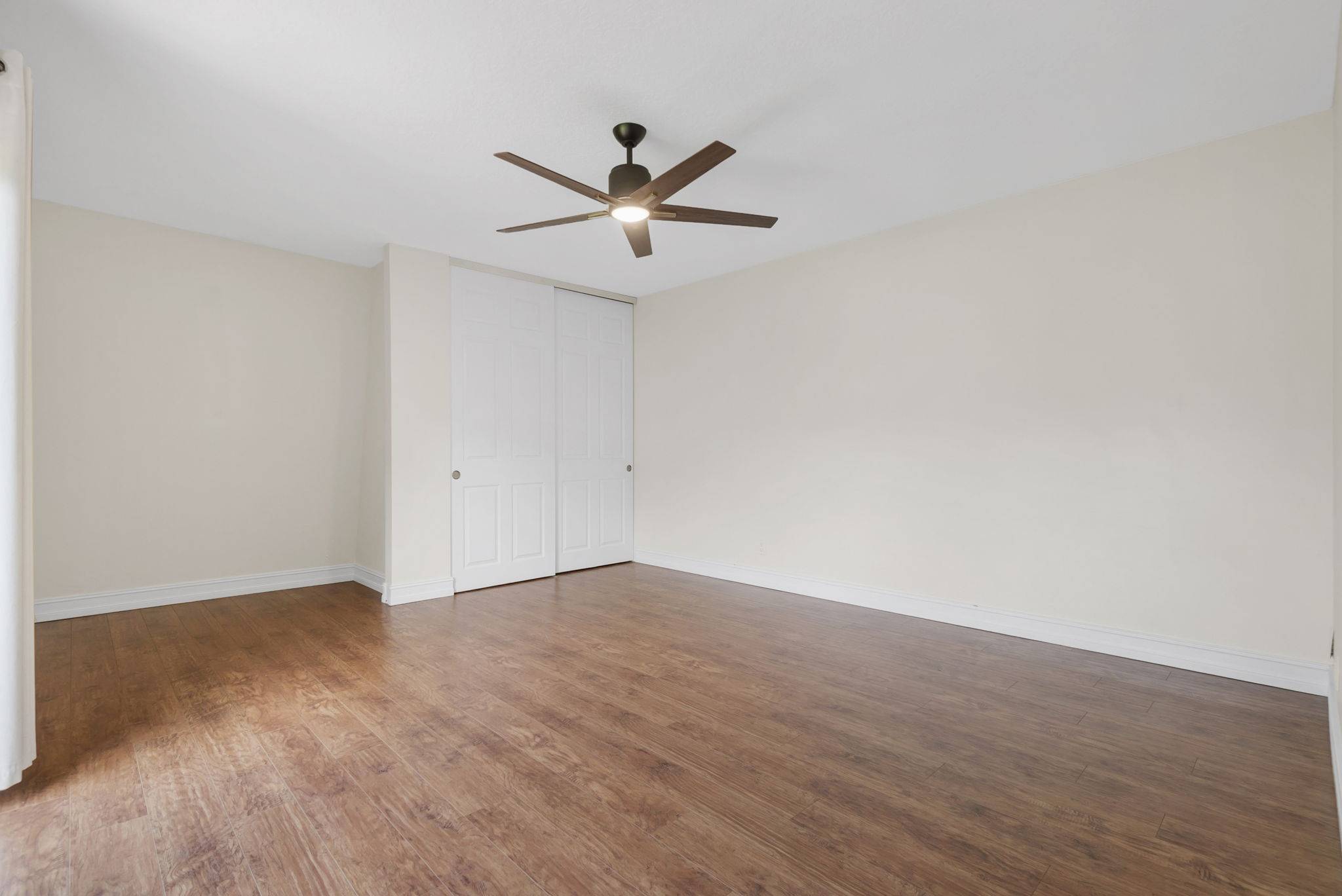 Bright 2-Bed Townhome with Private Courtyard