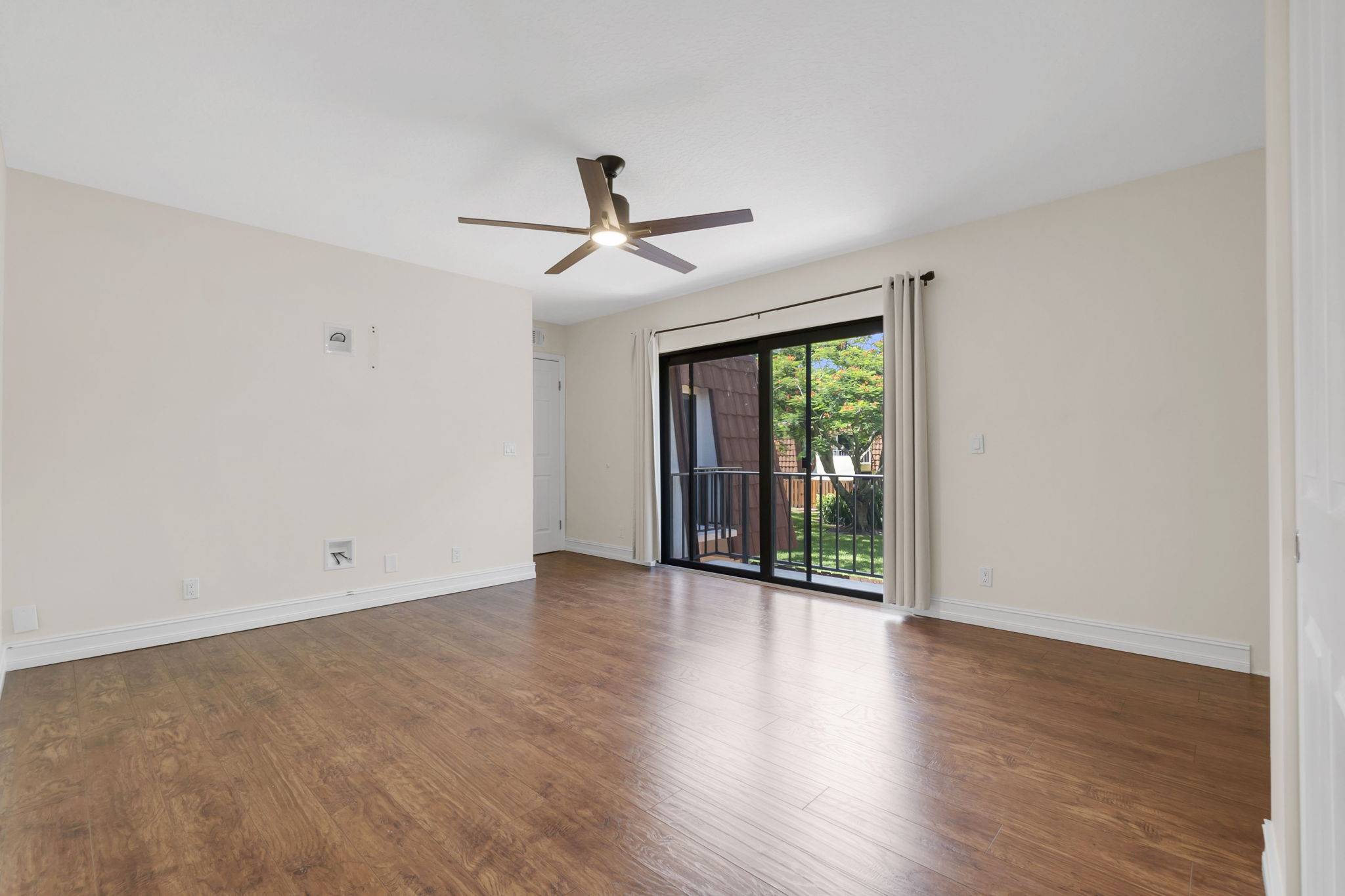Bright 2-Bed Townhome with Private Courtyard