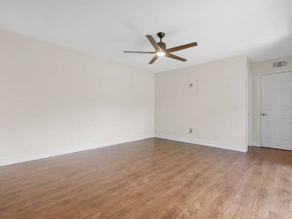 Bright 2-Bed Townhome with Private Courtyard
