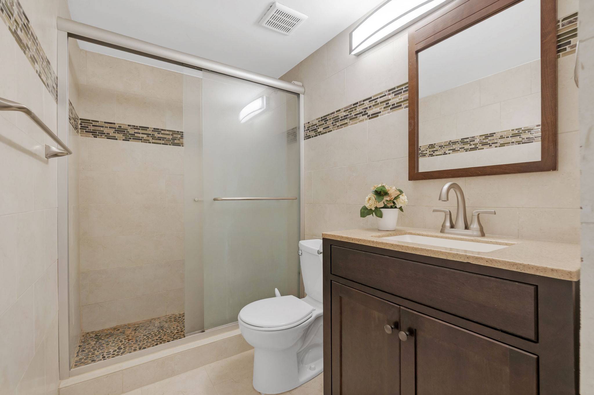 Bright 2-Bed Townhome with Private Courtyard