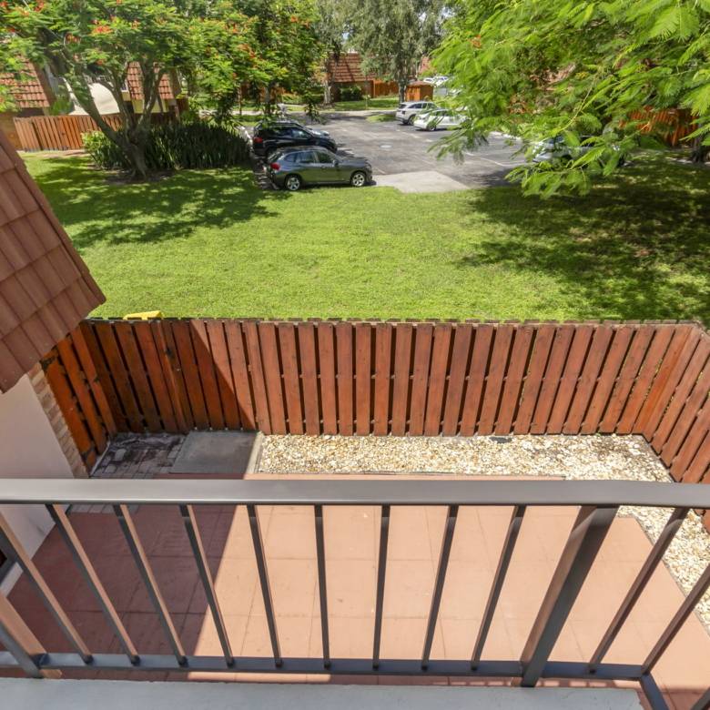 Bright 2-Bed Townhome with Private Courtyard