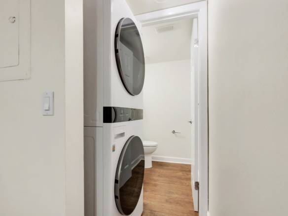 Bright 2-Bed Townhome with Private Courtyard