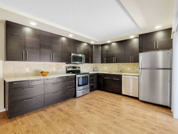 Bright 2-Bed Townhome with Private Courtyard