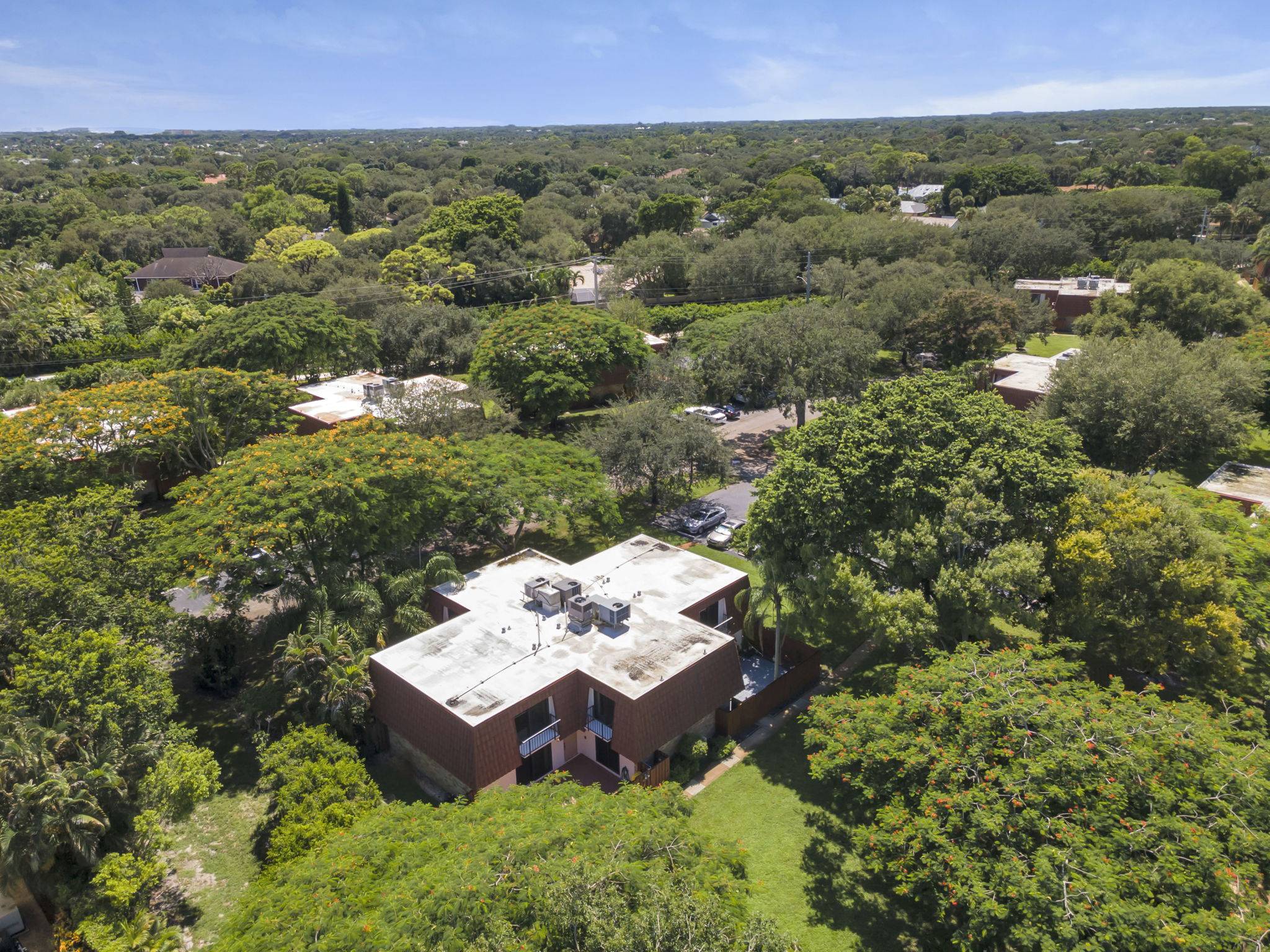 Bright 2-Bed Townhome with Private Courtyard