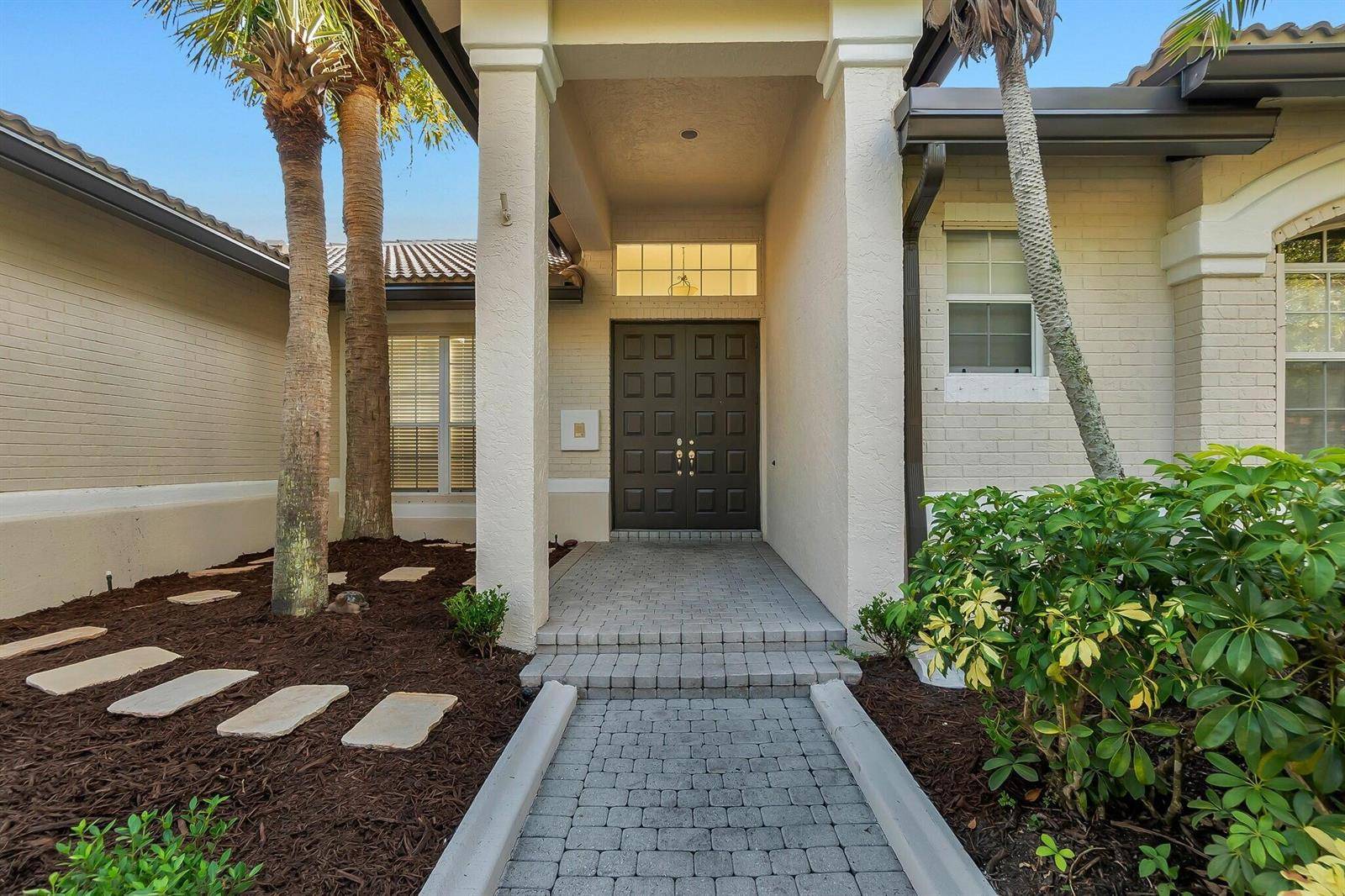 3 Stunning Lakefront Residence with Sunset Views in Cooper City