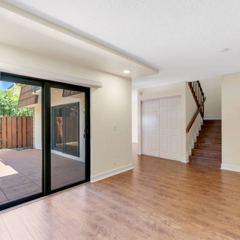 Bright 2-Bed Townhome with Private Courtyard