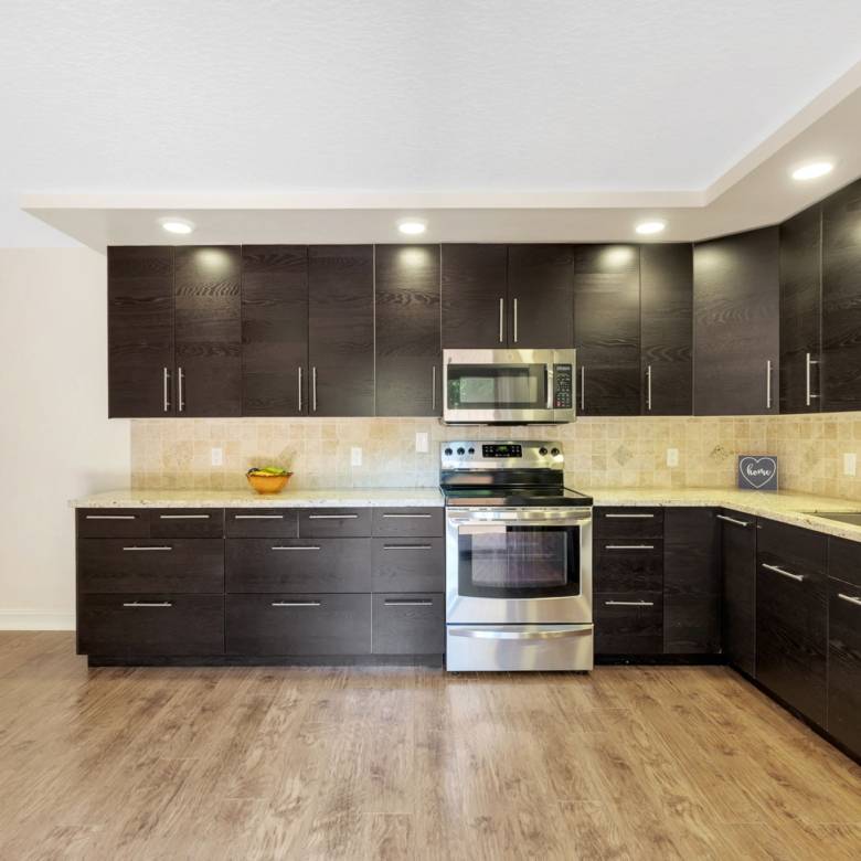 Bright 2-Bed Townhome with Private Courtyard