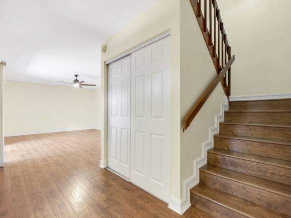 Bright 2-Bed Townhome with Private Courtyard
