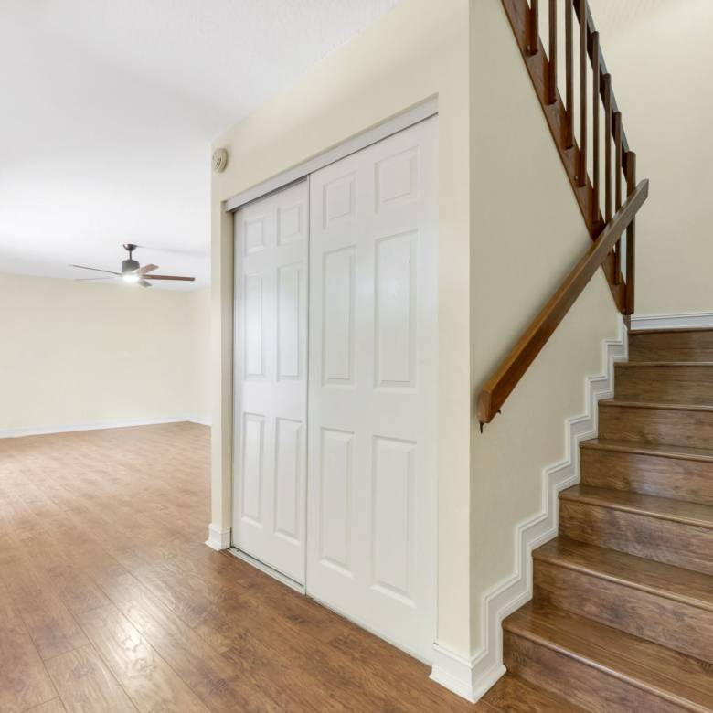 Bright 2-Bed Townhome with Private Courtyard