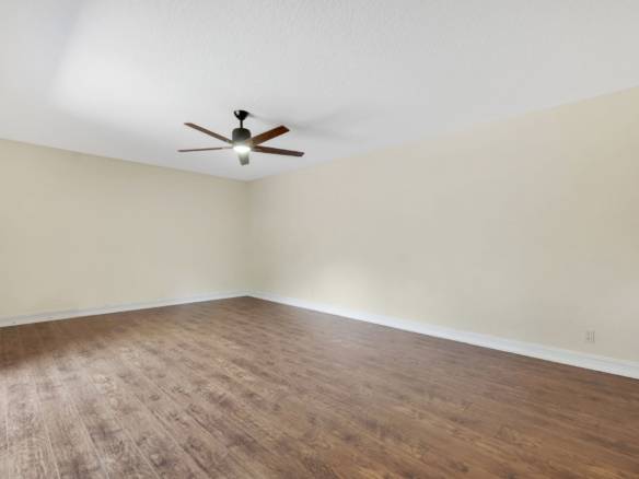 Bright 2-Bed Townhome with Private Courtyard