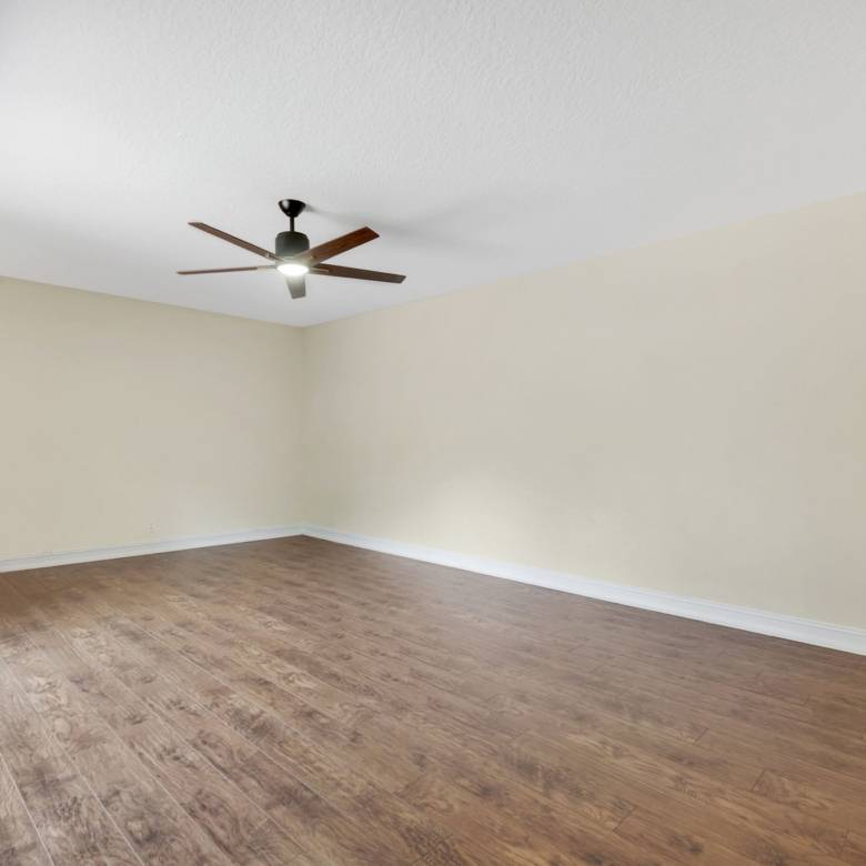 Bright 2-Bed Townhome with Private Courtyard