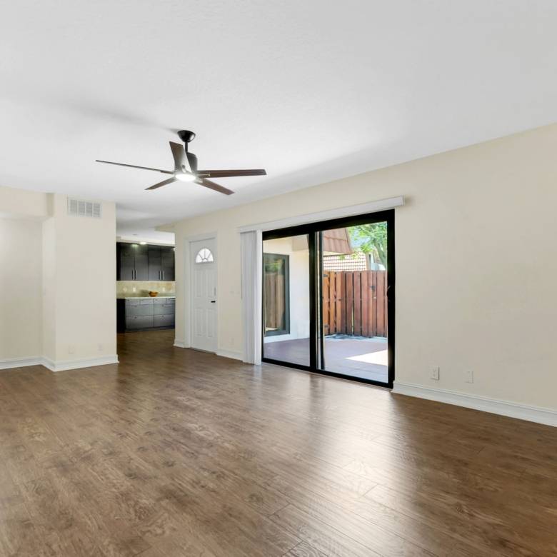 Bright 2-Bed Townhome with Private Courtyard