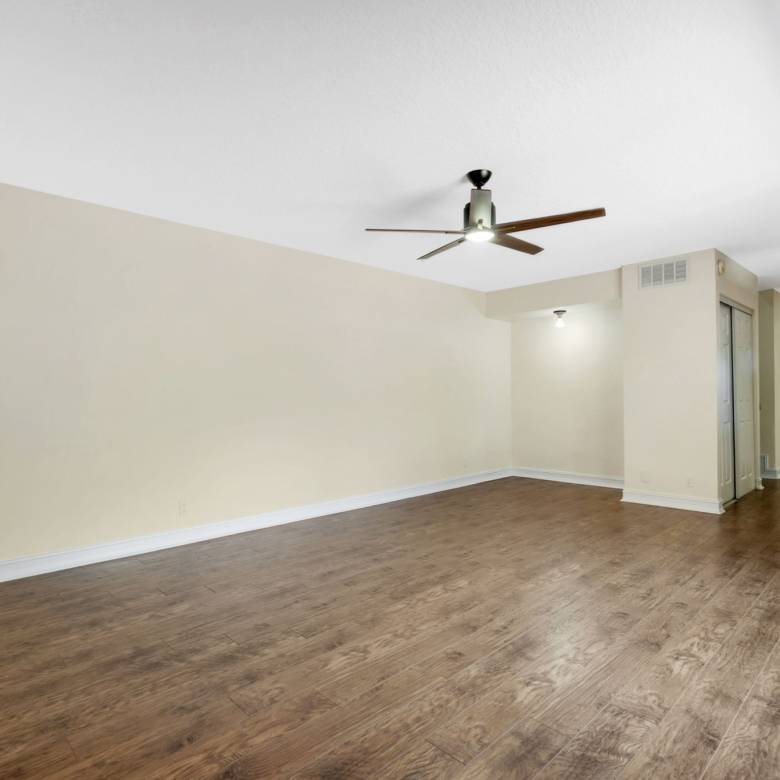 Bright 2-Bed Townhome with Private Courtyard