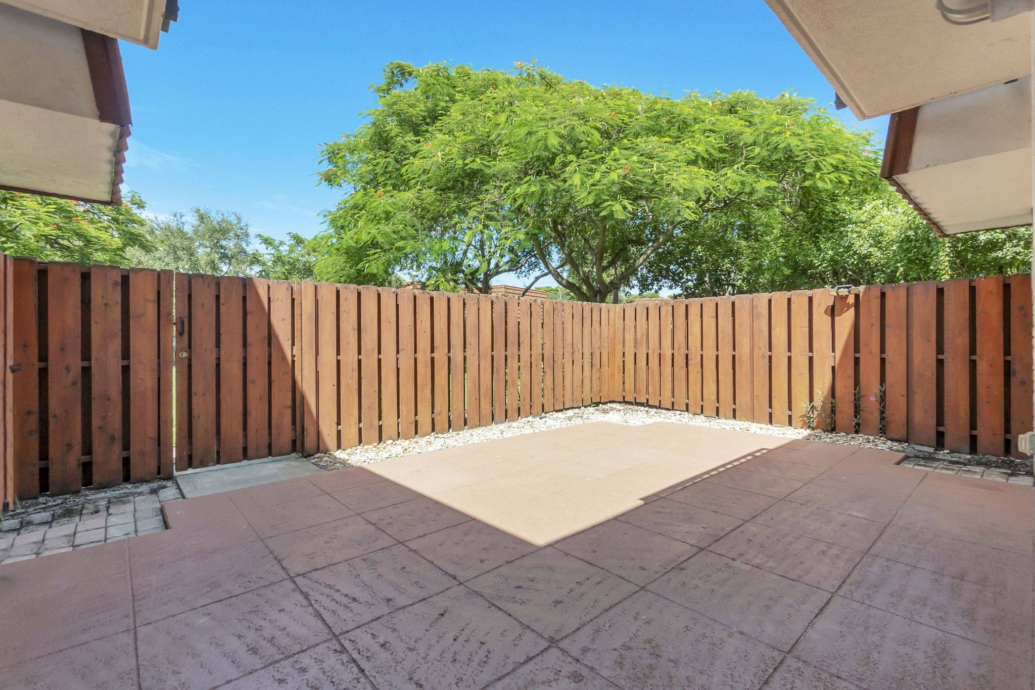 Bright 2-Bed Townhome with Private Courtyard