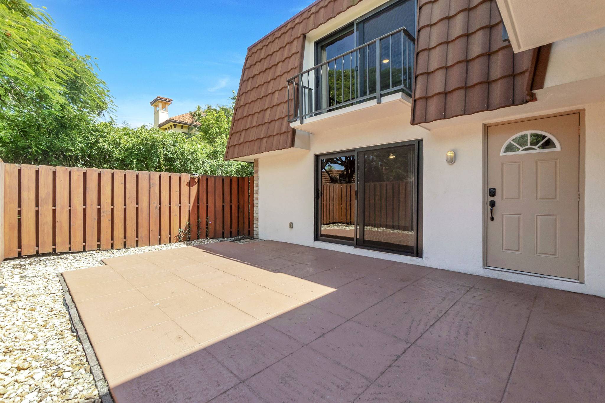 Bright 2-Bed Townhome with Private Courtyard