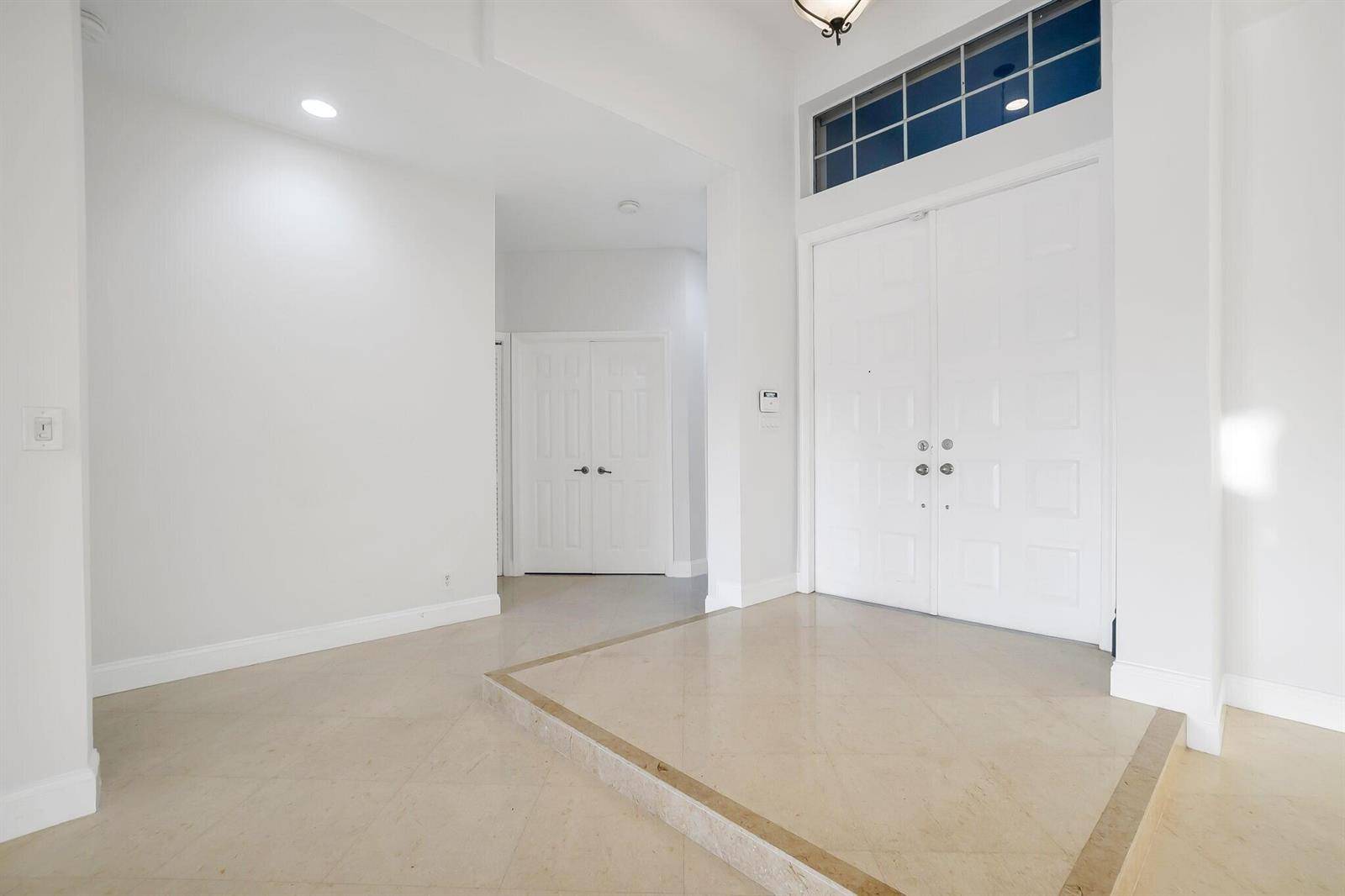 4 Stunning Lakefront Residence with Sunset Views in Cooper City