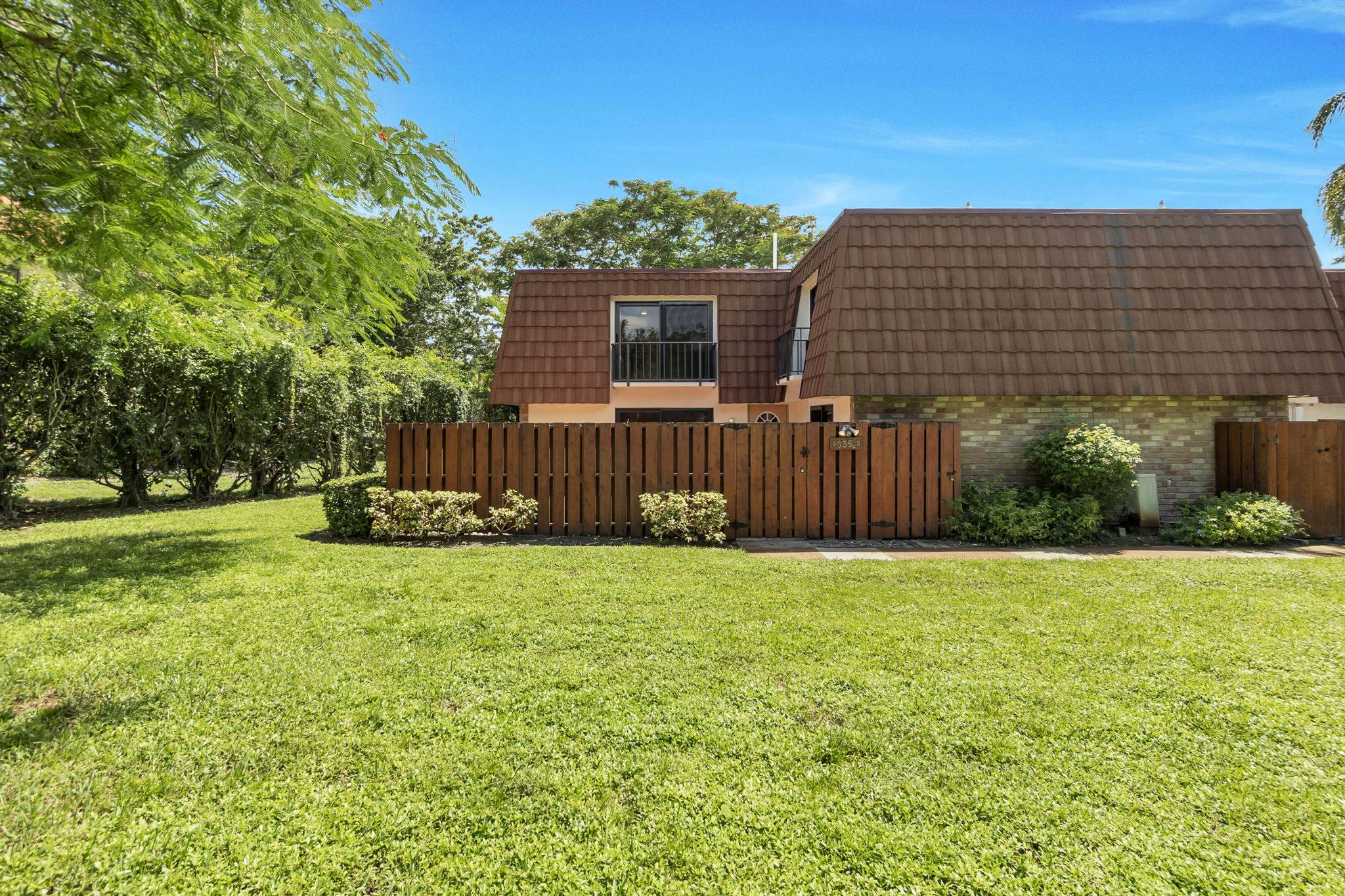 Bright 2-Bed Townhome with Private Courtyard