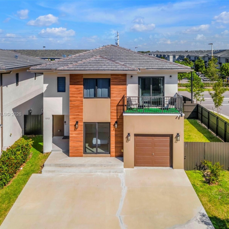 Spacious 5-Bedroom Corner-Lot Home with Three Private Suites in Aurora Subdivision