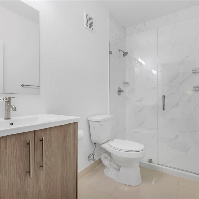 Spacious 5-Bedroom Corner-Lot Home with Three Private Suites in Aurora Subdivision