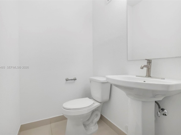 Spacious 5-Bedroom Corner-Lot Home with Three Private Suites in Aurora Subdivision