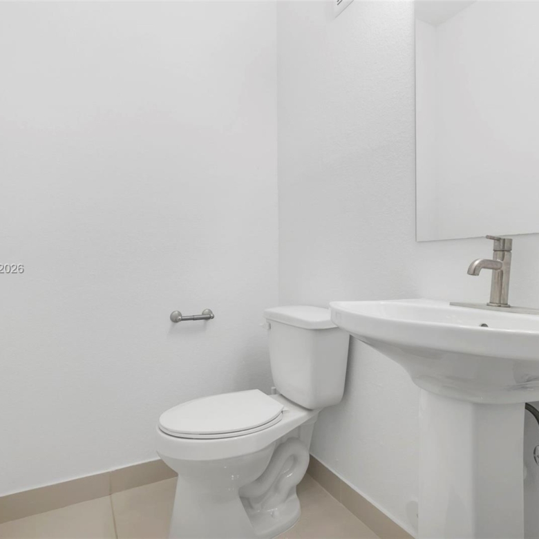 Spacious 5-Bedroom Corner-Lot Home with Three Private Suites in Aurora Subdivision