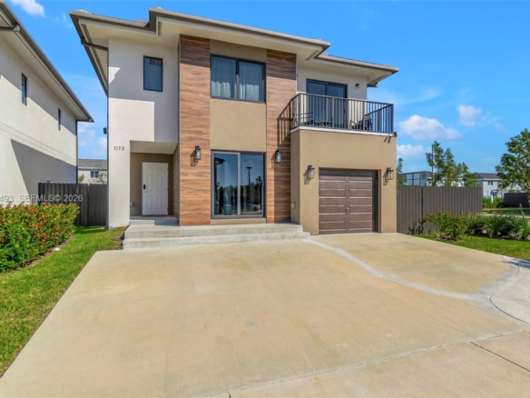 Spacious 5-Bedroom Corner-Lot Home with Three Private Suites in Aurora Subdivision