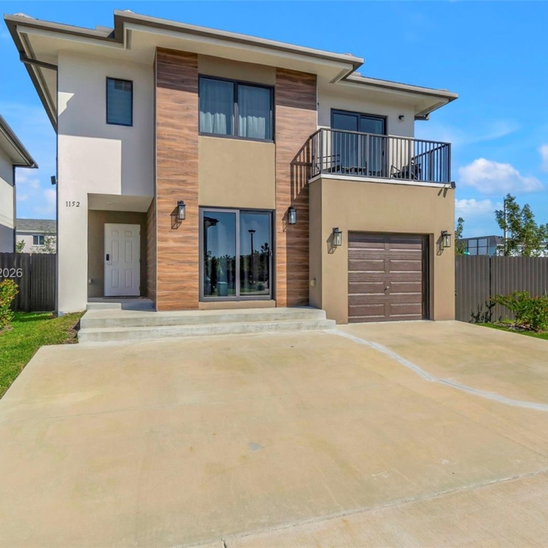 Spacious 5-Bedroom Corner-Lot Home with Three Private Suites in Aurora Subdivision