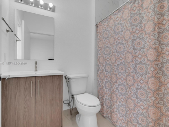Spacious 5-Bedroom Corner-Lot Home with Three Private Suites in Aurora Subdivision