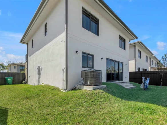 Spacious 5-Bedroom Corner-Lot Home with Three Private Suites in Aurora Subdivision