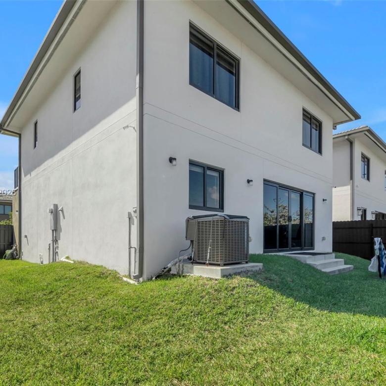 Spacious 5-Bedroom Corner-Lot Home with Three Private Suites in Aurora Subdivision